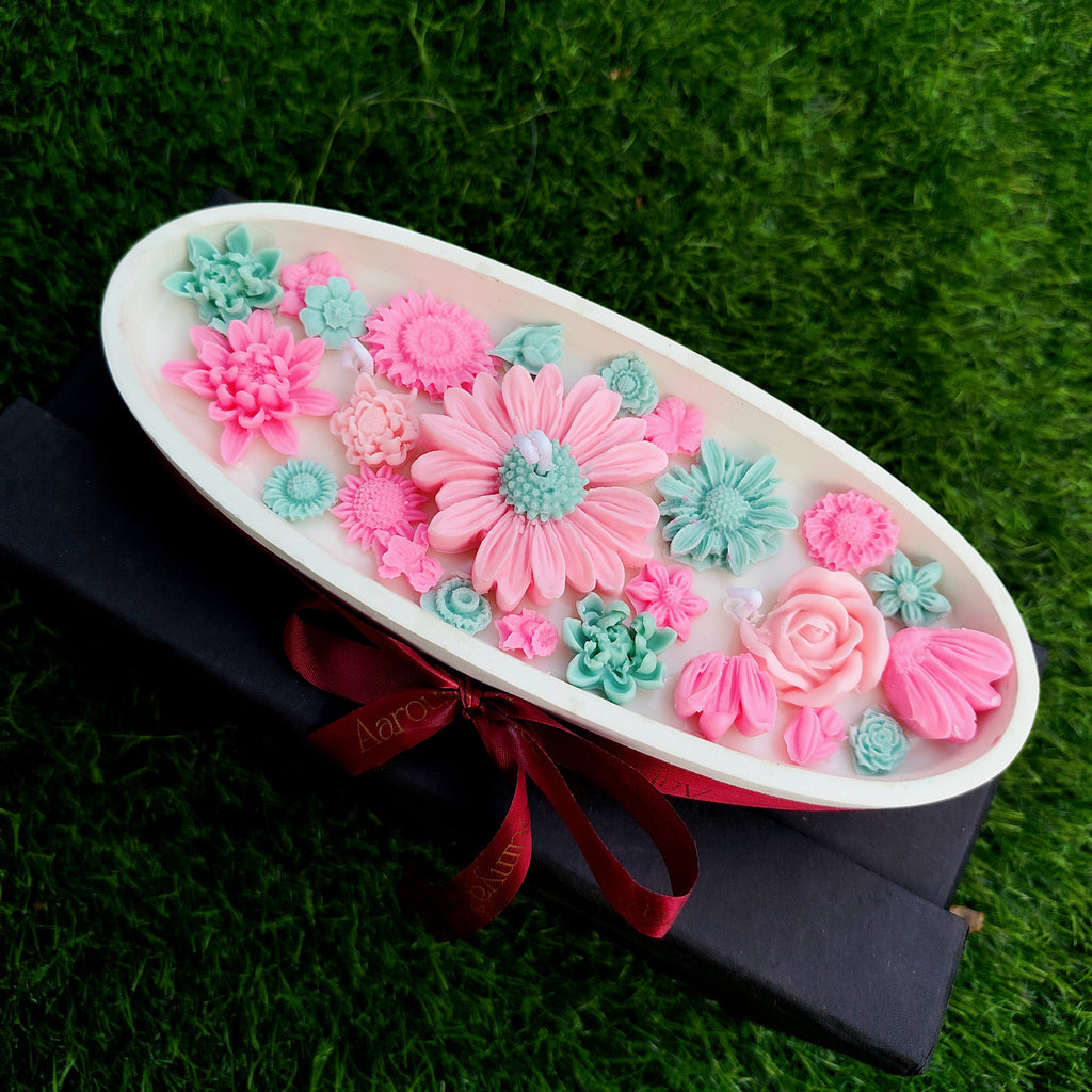 Floral Drift – Handcrafted Concrete Boat Candle