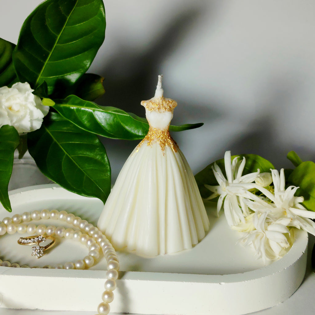 Velvet Curve - Dress Candle