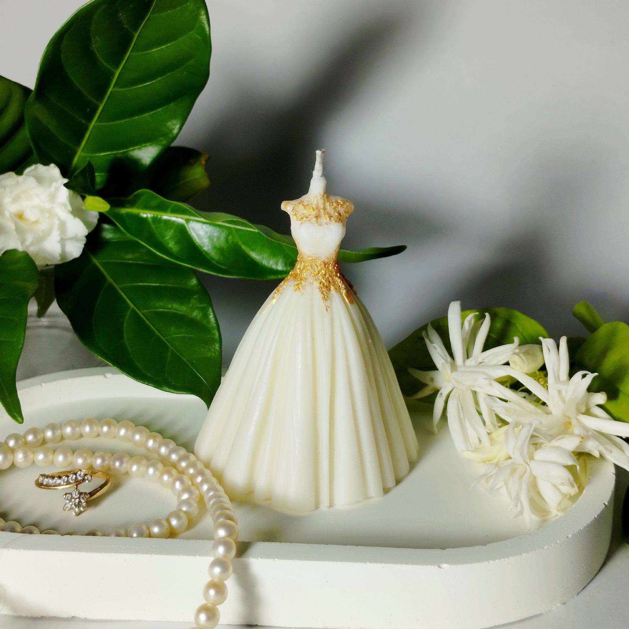 Velvet Curve - Dress Candle